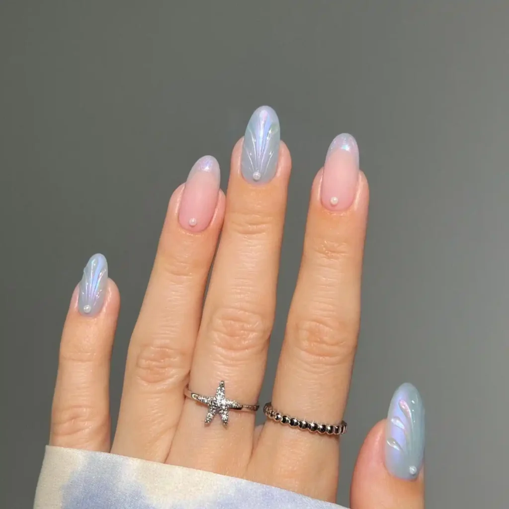 Light seaside beach nail ideas