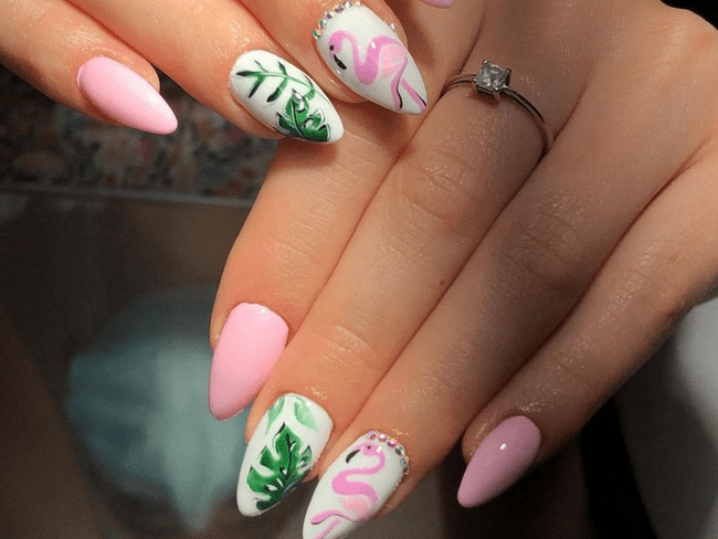 Flamingo Flare beach nail ideas