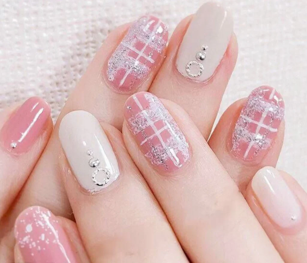 Short Pink Plaid Nail Ideas